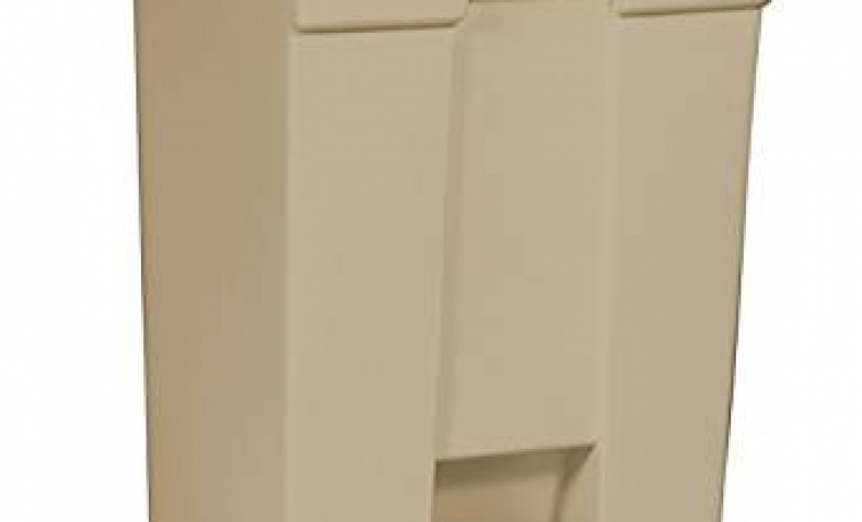 Which Is The Best Rolling Rubbermaid Trash Cans